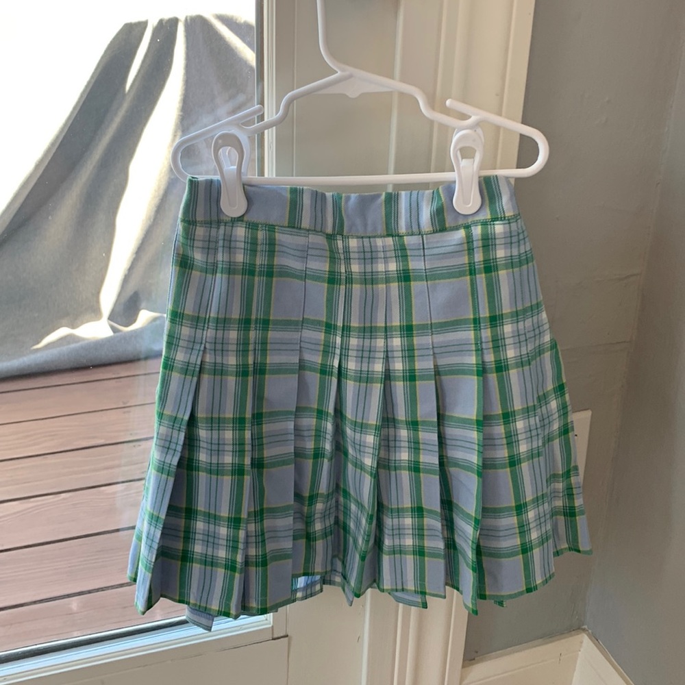 pleated skirt